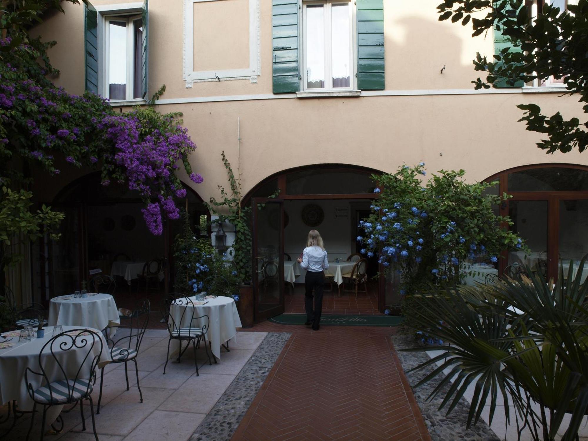 Hotel San Filis San Felice del Benaco Buitenkant foto